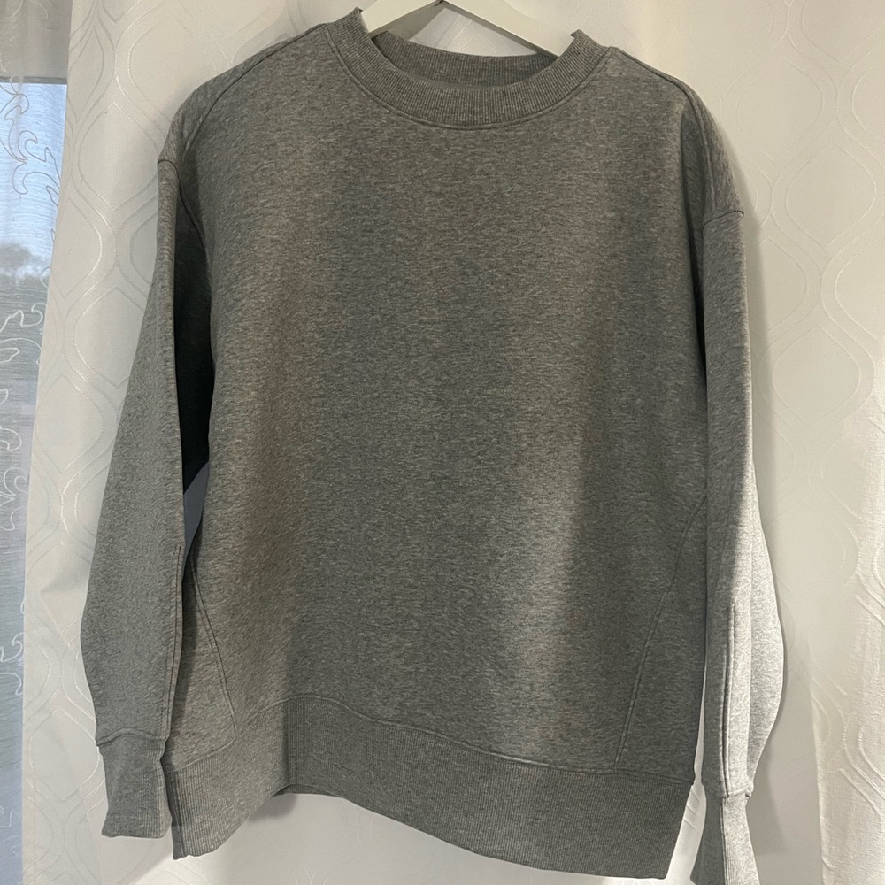 Everlane The Re track Oversized Crew Sweatshirt in Heather grey. - Picture 2 of 10